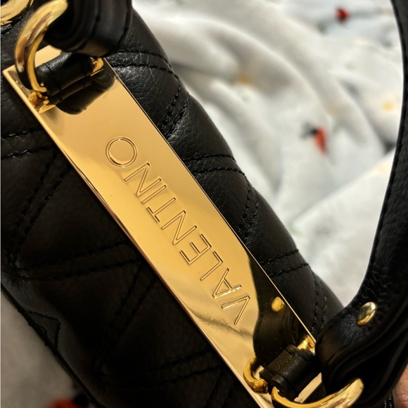 VALENTINO BY MARIO VALENTINO
Lynn Textured Logo Leather Two Way
Top Handle Bag - Picture 2 of 6